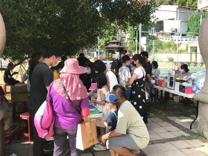 　環資局透過二手市集推廣源頭減量、二手物再利用，延長物品使用年限及提倡愛物惜物之觀念。（圖／文：吳嘉榮）