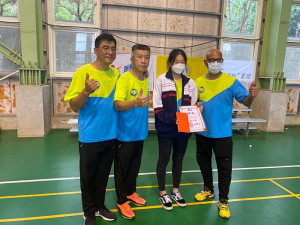　體育會桌委會111年運動i台灣連江縣桌球社區聯誼賽趣味競賽組、親子組團體賽開賽及頒獎優勝人員。（圖：連江縣體育會桌委會）