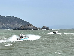 　乘風破浪。（圖與文：陳鵬雄）