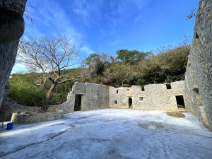 　坂里村坂山大宅今年在大坂里計畫中因經費有限，採局部修復及環境整頓模式。（圖／文：陳鵬雄）