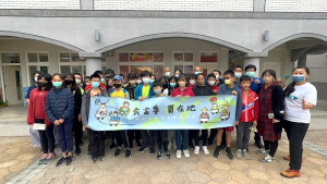 國民天菜降落吧!高麗菜場實踐食農教育推動並培訓在地師生,更鼓勵學校與社區推廣多元農事體驗活動。(圖:台灣鄉村旅遊協會)