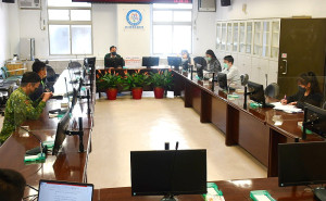 　縣疫情指揮中心召開第184次防疫會議，公布新增2名確診，案例分布南竿1例、北竿1例；累計共3467位病患康復。（圖／文：曹重偉）
