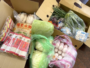 貨船不來,莒光鄉親只能託南竿親友代買民生物資,成本比原本高1-2成,鄉親大喊吃不消。(圖/文:宋幸儒)