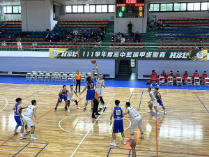 　馬祖高中28日小組賽最後一場對北市成功，終場50比96不敵。（圖：陳智偉提供）