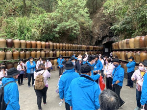 北竿鄉公所111年敬老政經參訪南竿一日遊,參訪景點並受到各界熱情招待。(圖/文:馮紹夫)