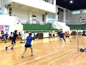 　111年連江縣體育季羽球賽12日在南竿體育館舉行，陳志銘、徐淳銘榮獲甲組冠軍。（圖／文：馮紹夫）
