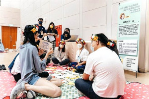 111年全國青諮交流會12日、13日在台北熱鬧登場,民政處長曾玉花、青年委員曹庭昇、周治孝代表赴會,與教育部青年署長陳雪玉合影。(圖:連江縣青年事務委員會)