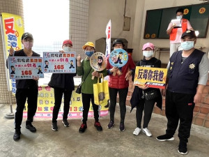 結合大型活動,縣警局配合魅力志工、幸福馬祖活動,積極拓展識詐教育,在體育館前設攤宣導,確保民眾生命、身體及財產安全。(圖:連江縣警察局)