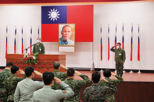 指揮官陳中將主持新職介紹。(圖:林家豪)