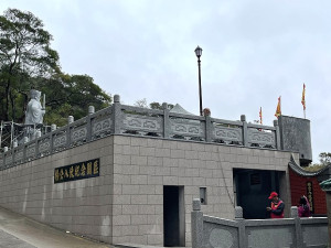 　楊公八使石雕神像完成開光，農曆正月十四配合元宵舉辦紀念園區落成啟用典禮。（圖：楊公八使宮廟委會、陳鵬雄）