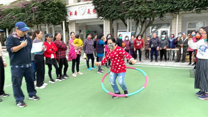莒光鄉公所舉辦111年全民健行暨趣味競賽活動趣味性十足,現場熱鬧滾滾。(圖/文:宋幸儒)