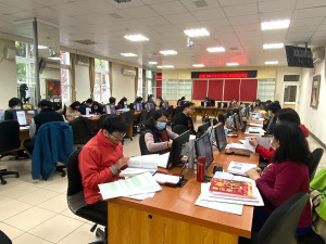 主計處12月6日已完成馬祖地區111年家庭收支調查工作人員講習會,12月7日至112年2月28日展開訪問調查。(圖:主計處)