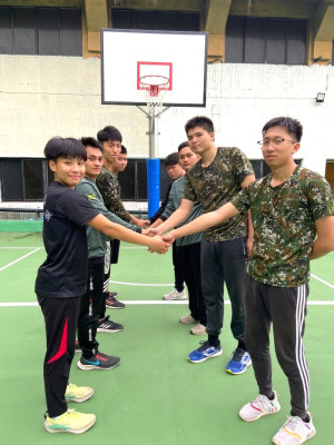官兵於比賽前彼此精神鼓舞。(圖:丁駿騰)