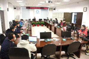　疫情指揮中心19日召開第192次防疫會議，馬祖確保零死亡成果，劉增應感謝所有防疫單位及一線防疫人員辛勞及軍方積極配合。（圖／文：曹重偉）