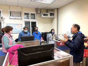 縣長劉增應8年任滿,23日與縣府同仁告別表達謝意,並合影留念。(圖/文:馮紹夫)