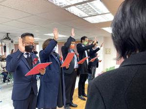　第12屆北竿鄉鄉民代表完成宣誓就職，順利選舉產生正副主席。（圖／文：陳鵬雄）