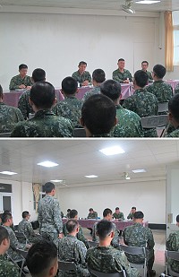 (上圖)指揮官主持新兵精神講話。(下圖)指揮官逐一詢問到部新兵適應狀況。(圖/文:江耿逸)