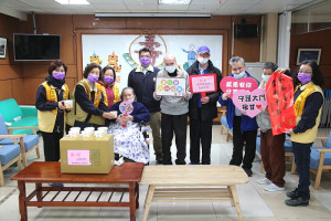 　國際佛光會馬祖分會前往大同之家贈送臘八粥，共享祈福及歡喜結緣。（圖／文：吳嘉榮）