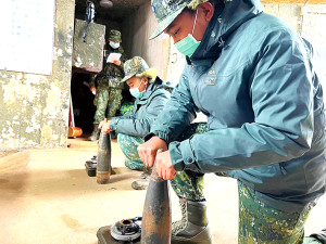 官兵實施專精術科測驗。(圖:黃勝賢)