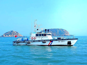年節大執法,海巡署第十一(馬祖)巡防區規劃1月起展開港區、岸際及海上查察等強化勤務,花蓮艦進駐展決心。(圖:海巡署金馬澎分署第一○岸巡隊)