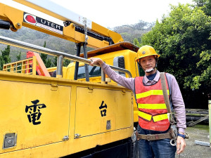　從馬電到台電，陳添坤伴隨馬祖電力發展走過半世紀，元月15日就要「下桿」退休了。（圖／文：陳鵬雄）