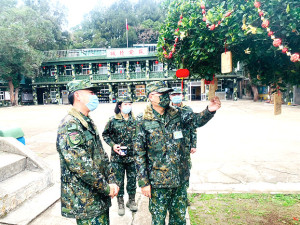指揮官視導營區春節整備。(圖:林上人)