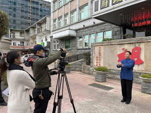　連江縣政府製作112年新春賀歲短片，由縣長王忠銘及局處首長向大家拜年，祝福兔年行大運。（圖：馮紹夫）