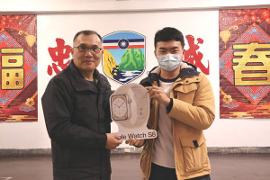　指揮官與得獎官兵合影。（圖：林家豪）
