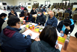 　縣府112年第4次主管週報在東引鄉召開，縣長王忠銘希望縣府團隊貼近民意，縣府與鄉公所共同合作解決各項問題，讓馬祖持續進步。（圖／文：陳其敏）