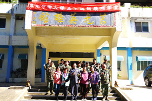志工媽媽與幹部們合影。(圖:丁駿驣)