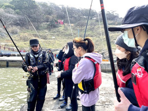 　北竿中山國中推展海洋教育系列，4日舉辦海洋磯釣體驗及馬祖魚類調查教師研習。（圖／文：陳鵬雄）