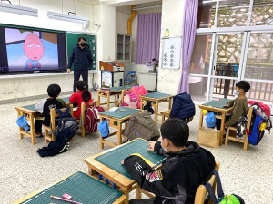 　本土語文教學「停網不停學」，各單位通力合作順利開學。（圖：教育處）