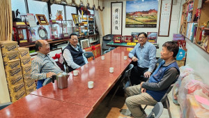 消防局長曹典鈺拜會臺灣省城隍廟董事會,尋求捐贈本縣消防救災車輛與裝備,獲許文華、蕭中川兩位董事及總幹事王真如接待及支持。(圖:連江縣消防局)