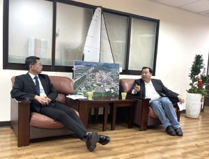 議長張永江10日拜訪高雄市政府秘書長郭添貴,力促馬祖-高雄航線帶動兩地來往。(圖:連江縣議會)