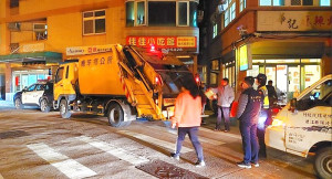 詐騙手法,縣長王忠銘親聲告訴你!縣警局透過垃圾車及警車向縣民播放宣導反詐騙,以提高民眾識詐能力及警覺。(圖:連江縣警察局)