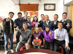 　北竿塘岐陳賽金老太太歡度90大壽，地方首長民代齊聚慶生祝壽。（圖／文：陳鵬雄）