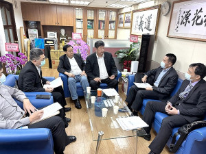 　因應莒光因貨船停運出現缺肉危機，立委陳雪生邀集相關召開國軍副食供應精進作為會議。（圖：立委陳雪生辦公室）