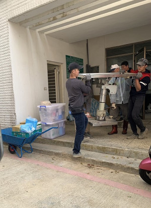 位於清水的寵物診療室正進行修繕,原先設施已經拆除,預定6月期間完工,施工期間籲請義工及鄉親暫停誘捕貓咪及辦理結紮。(圖:產發處)