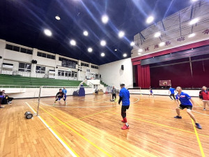 新北中和慈愛羽球隊19日晚間與地區羽球球友進行交流賽,雙方以球會友,賓主盡歡。(圖:連江縣羽球委員會)