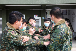 輔導長實施課程說明。（圖：鄭恆佳）