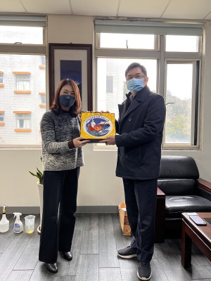 海巡署擴大人才招募,前進馬祖高中盼在地青年踴躍報考,深耕地方。(圖:馬祖海巡隊)
