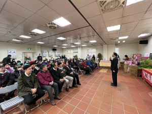 歡慶農民節,會中表揚模範農民李秀英、林滿棟,農會也舉辦摸彩、餐會慶祝佳節。(圖/文:馮紹夫)
