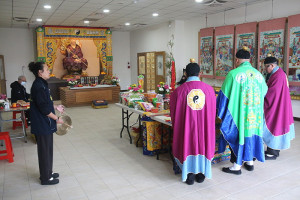 　南竿鄉公所舉行春季祭祖法會，弘揚孝親和慎終追遠的精神。（圖／文：吳嘉榮）