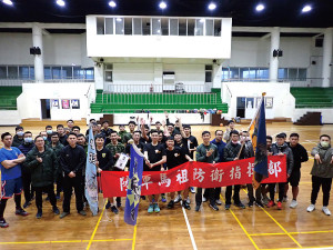 　參賽官兵共同合影留念。（圖：鄭恆佳）
