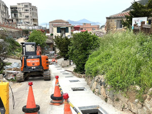 環資局南竿排水系統改善工程持續進行,復興、津沙兩村施工改善村內排水狀況。(圖/文:馮紹夫)