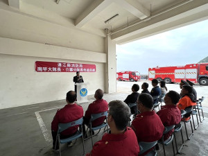 陳則寶、曹立偉新任消防局南竿大隊長、介壽分隊長,連江縣消防局7日下午舉行佈達典禮。(圖/文:馮紹夫)