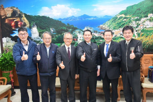 離島特考箭在弦上!考試院考試委員吳新興、考選部長許舒翔專程來馬向縣長王忠銘、副縣長陳冠人、秘書長張龍德等說明規劃內容。(圖/文:曹重偉)