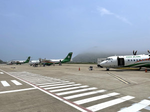 　外傳立榮航空台馬航線7月可能實施減班，馬祖站表示，起飛前約2個月會再做調整，原則會保持旺季運能。（圖：本報資料室）