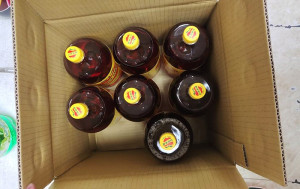 　國內發現「蘋果西打」飲料有不明白色沉澱物，衛福局上午啟動全面稽查，總計下架31罐（1250cc 14瓶，2000cc 17瓶）（圖／文：曹重偉）