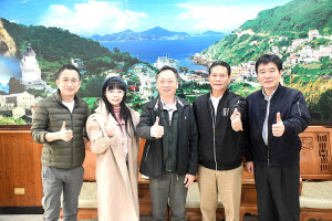 　海大研發處長張文哲拜訪縣府，希望建立地方創生計畫窗口；縣長王忠銘建議舉辦地方座談會，一起腦力激盪找出共識，全力協助共創雙贏。（圖／文：曹重偉）